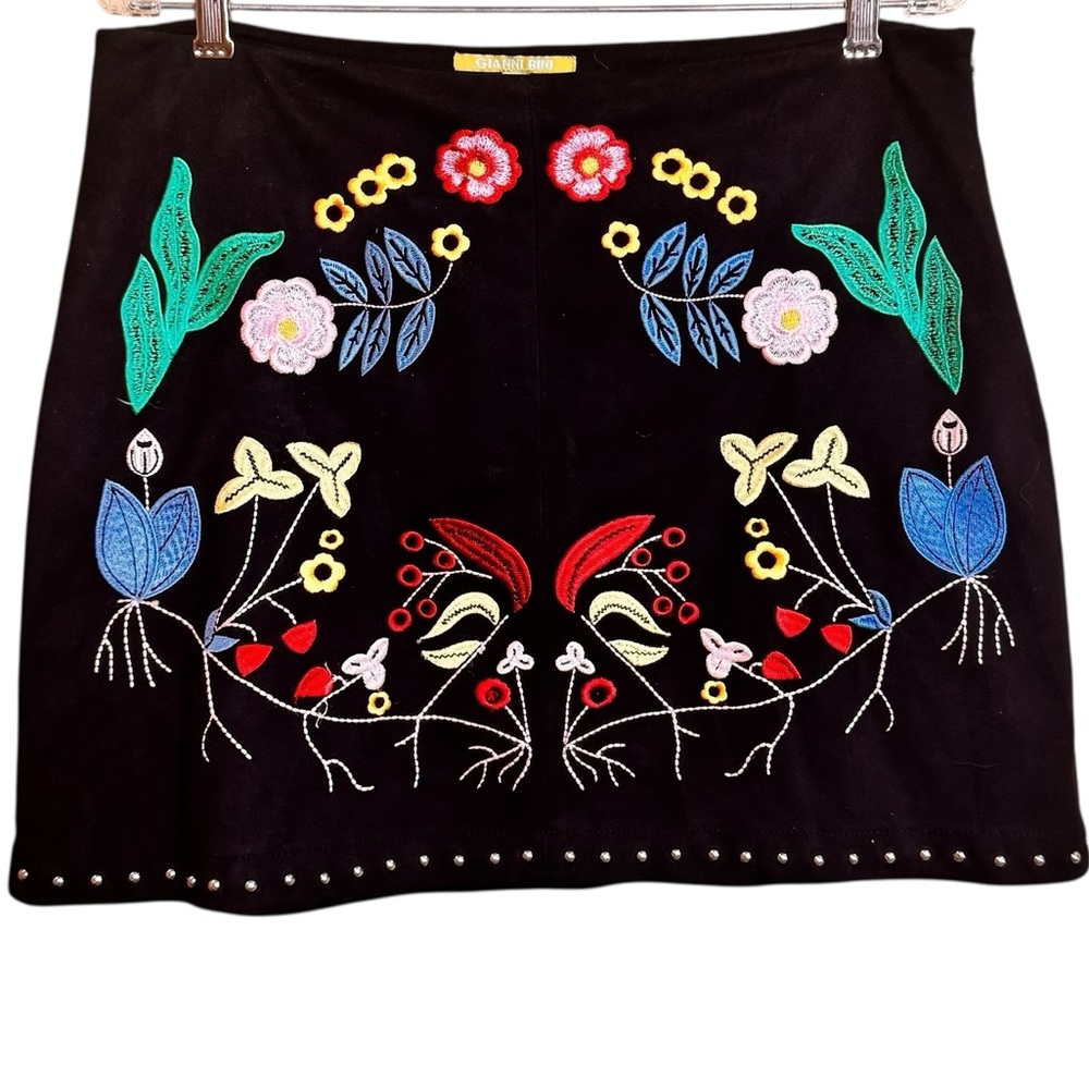 Embroidered Black Mini Skirt Gianni Bini Faux Suede Soft size L
